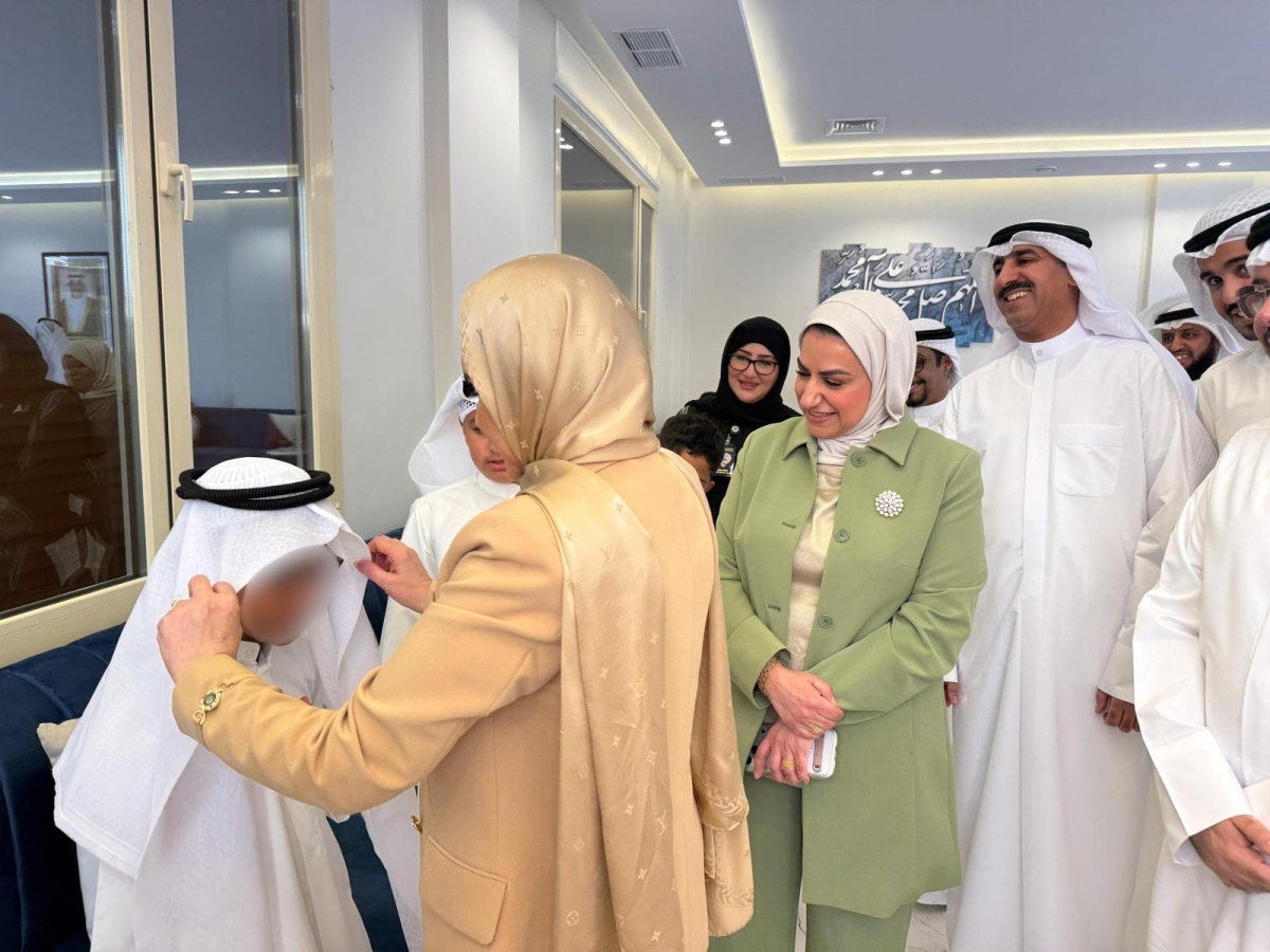 الحويلة خلال جولتها بدار رعاية الأطفال