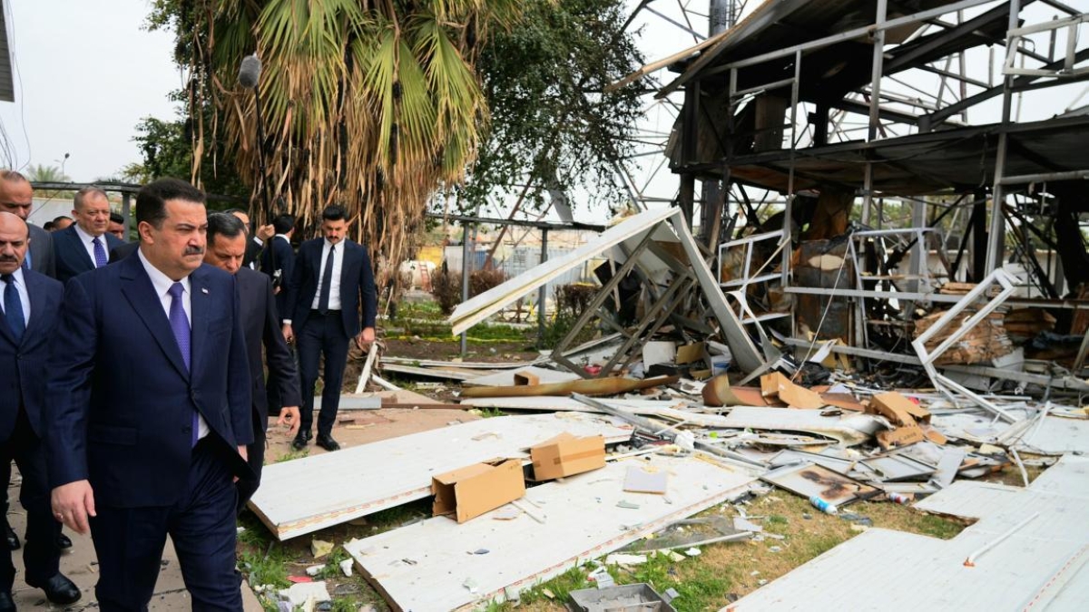 السوداني يتفقّد مقر الاستخبارات في بغداد عقب الهجوم