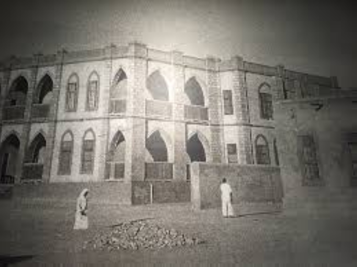 المستشفى أصبح متحفاً و منارة تراثية