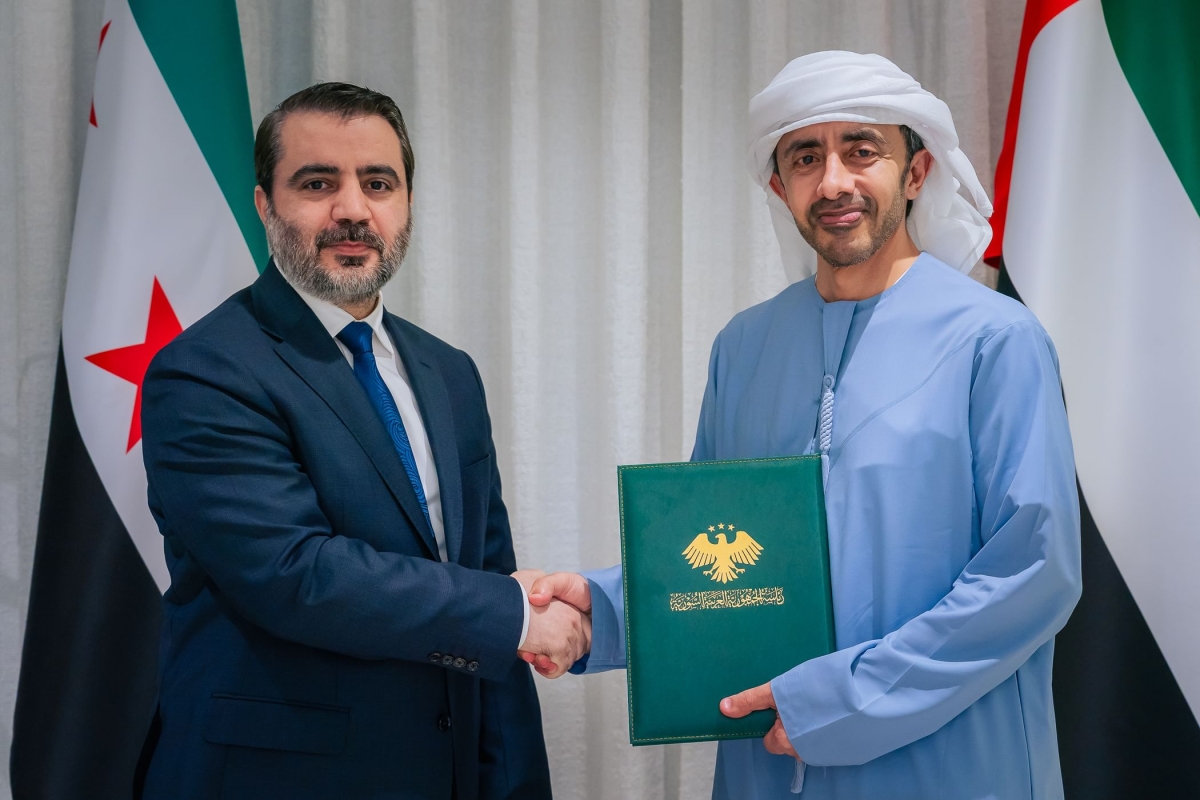 عبدالله بن زايد والشيباني في أبوظبي