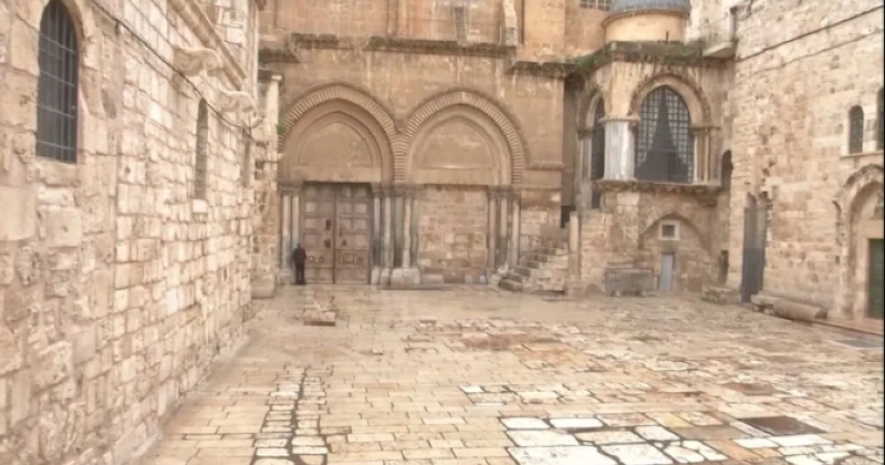 الشرطة الإسرائيلية تمنع بطريرك اللاتين من إقامة قداس أحد الشعانين في كنيسة القيامة