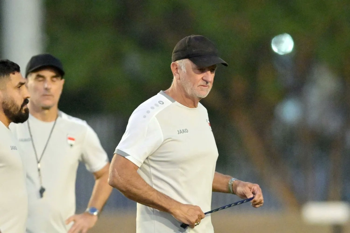 مدرب منتخب العراق