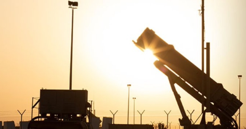 «الدفاع» السعودية: اعتراض 3 صواريخ باليستية أطلقت باتجاه منطقة الرياض