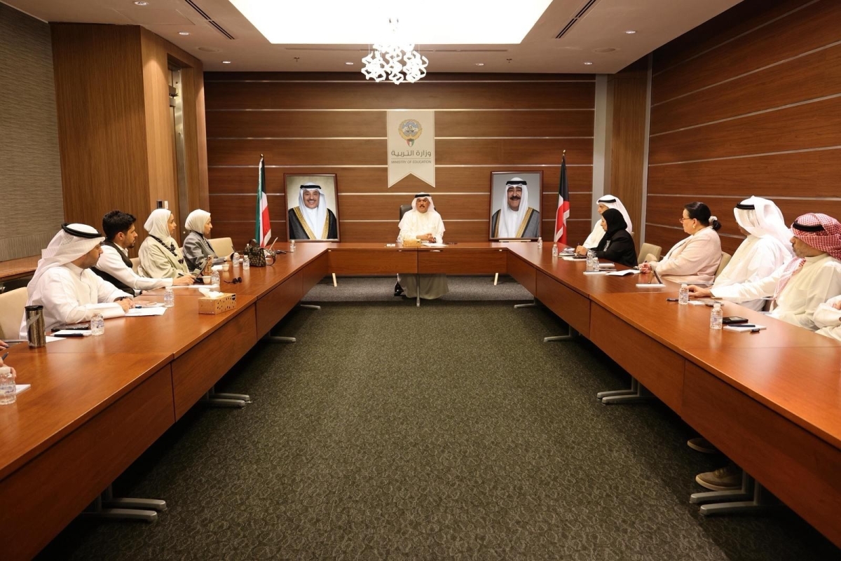 وزير التربية يبحث مع ممثلي المدارس الأجنبية مستجدات المرحلة الراهنة والتحديات المرتبطة بها