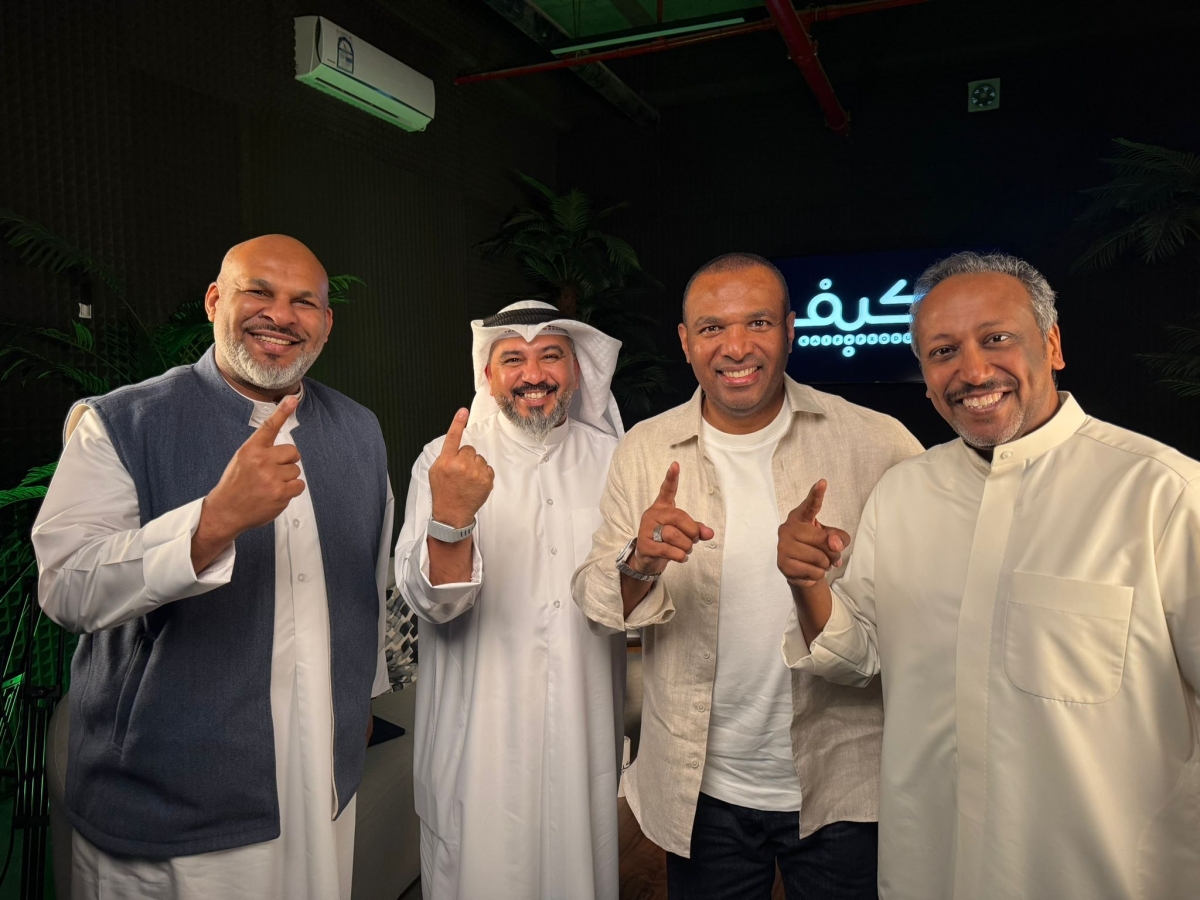 سعود الرندي ومشعل ميامي وبدر بوغيث وصالح العبدالسلام في كواليس تصوير إحدى الحلقات