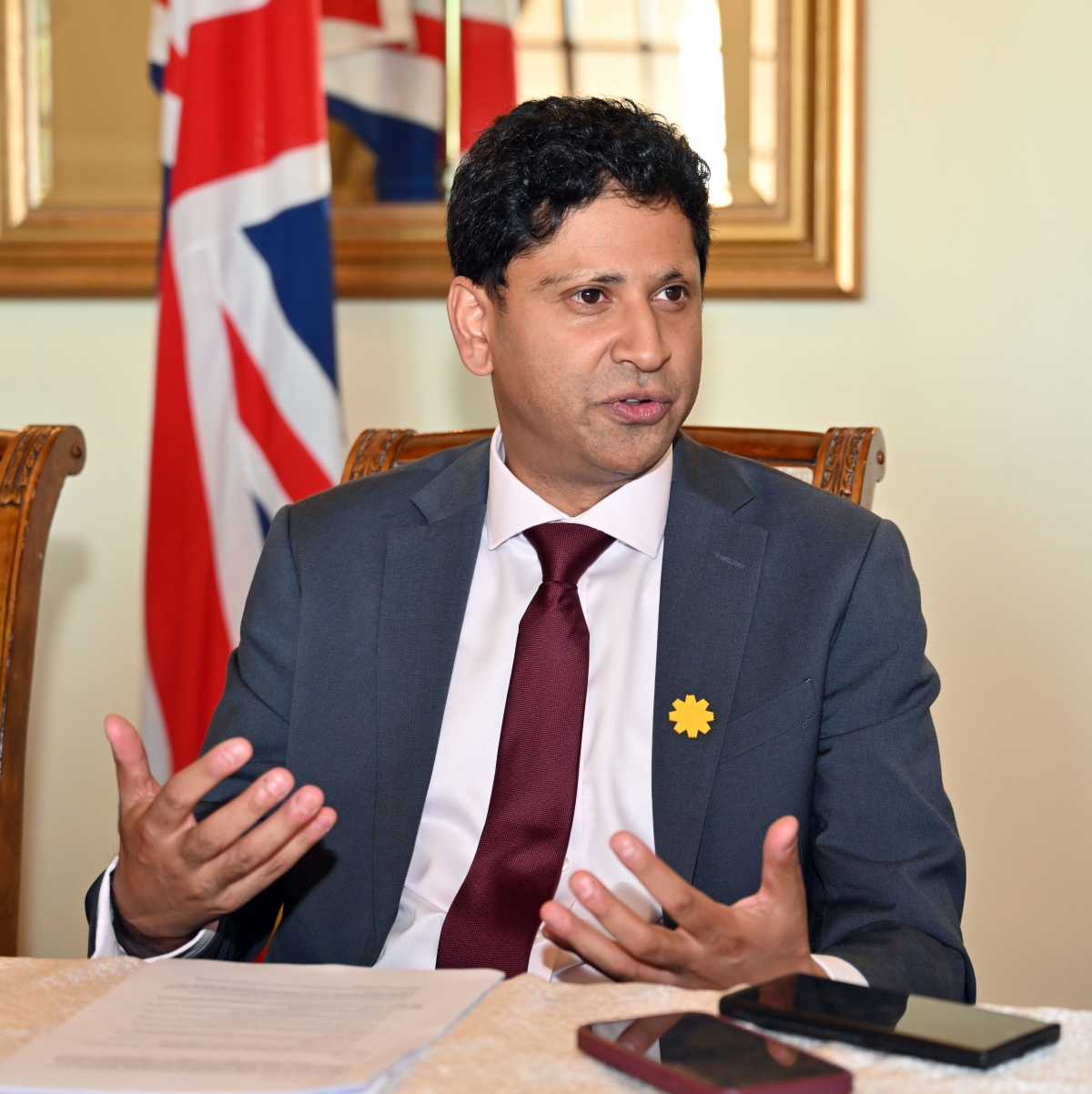 السفير البريطاني قدسي رشيد مشاركاً في الحملة