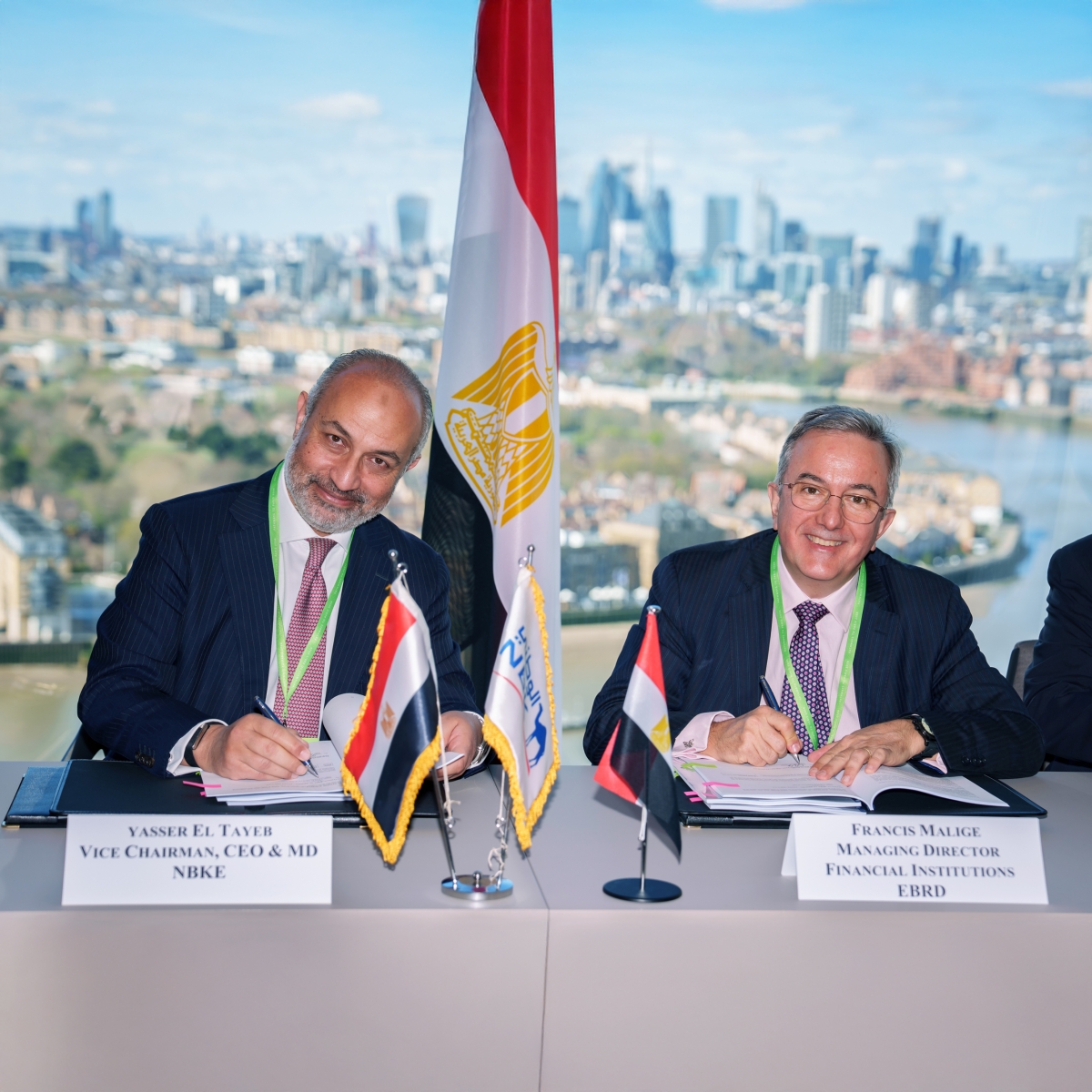 جانب من توقيع اتفاقية القرض