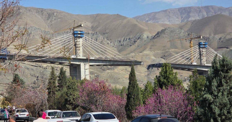 ترامب يتوعّد إيران بضربات «ساحقة»... وبالدفاع عن الخليج 