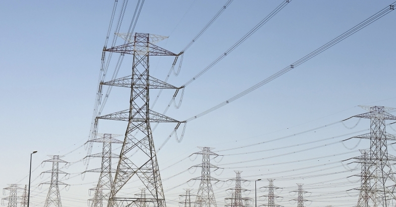 الكهرباء: انقطاع التيار عن أجزاء محدودة من الجهراء. بسبب خروج إحدى محطات التحويل الرئيسية عن الخدمة. فرق الطوارئ متواجدة في الموقع لإعادة التيار بأسرع وقت 