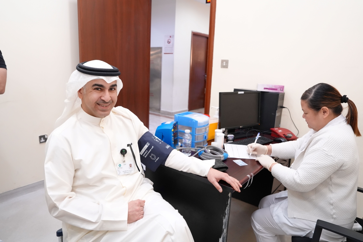 مشعل العون متبرعاً