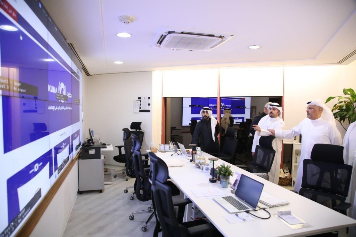 الوزير عمر العمر في زيارة سابقة لوزارة الإعلام