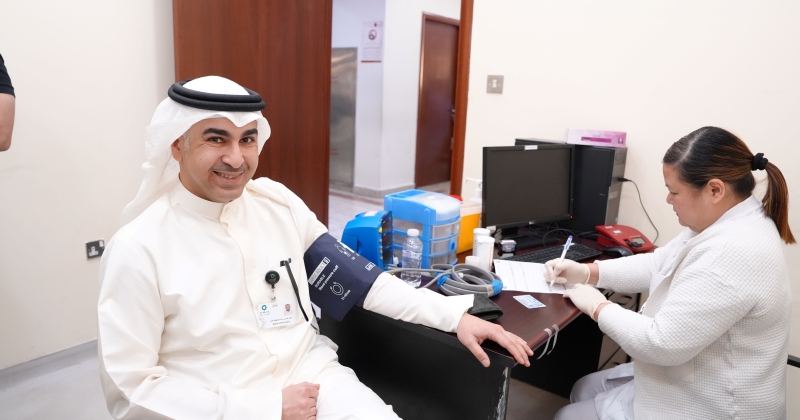 موظفو «مجموعة الملا» يتبرعون بدمائهم... دعماً للمخزون الوطني