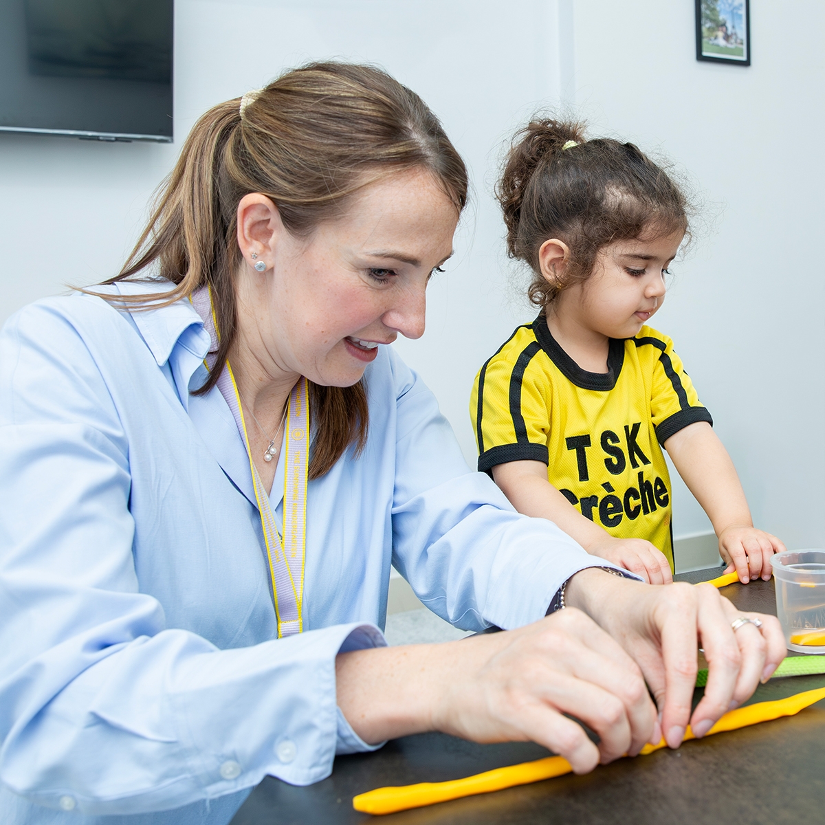 عمل أشكال بالصلصال الملوّن