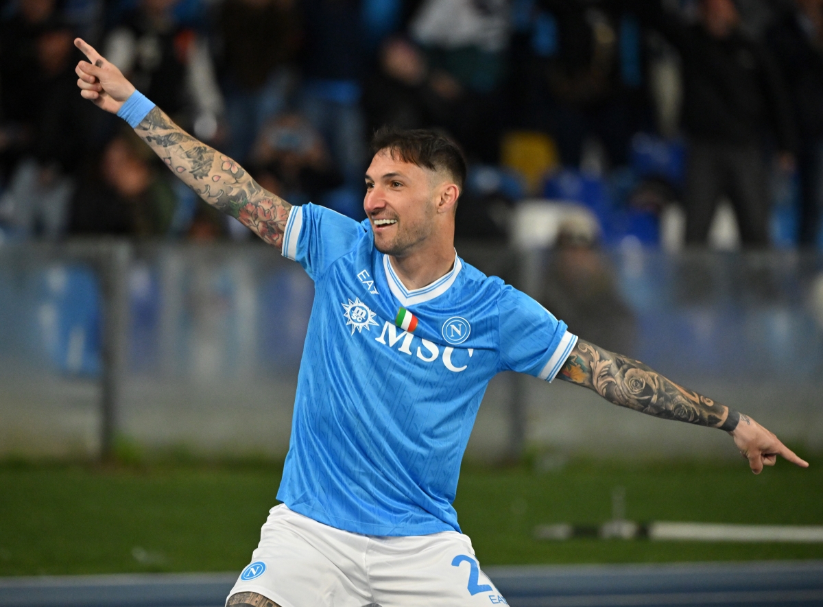 ماتيو بوليتانو محتفلاً بهدفه في ميلان