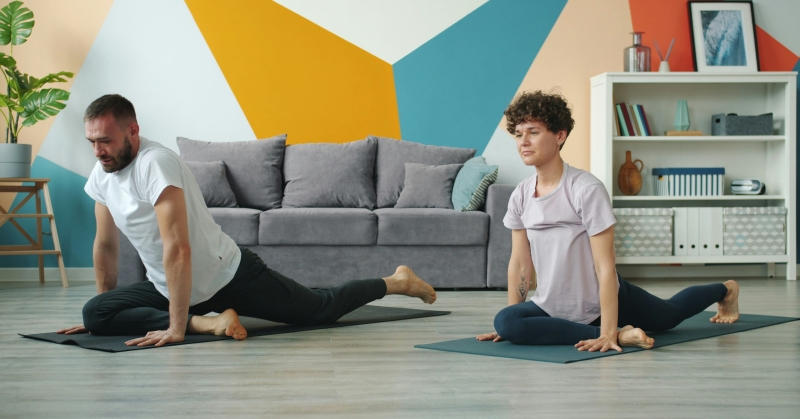 الرياضة المنزلية... «درع الصحة» في الأزمات. تخفّف التوتر وتحقق التوازن النفسي في الظروف الراهنة 