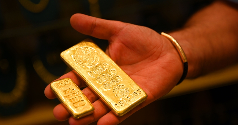 الذهب يتجه لمكاسب أسبوعية والأسواق تقيم هدنة أميركا وإيران 