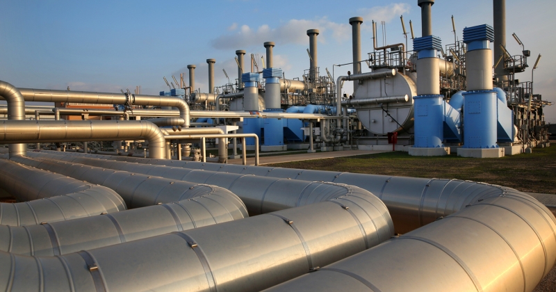 عمالقة الأسهم عالمياً ينافسون على حصة بأنابيب «البترول»