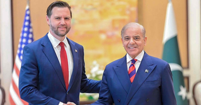 وجهاً لوجه... واشنطن وطهران تسعيان لإنهاء الحرب