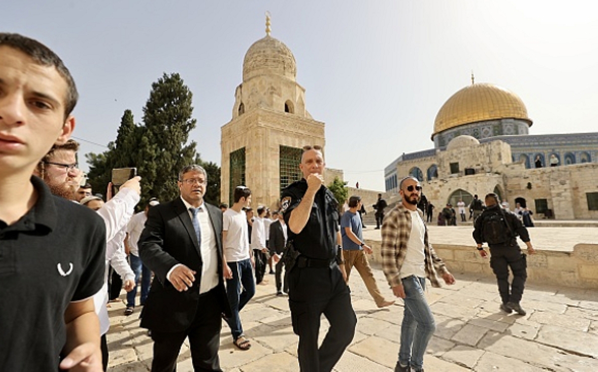 بن غفير يقود اقتحامات المُستوطنين للأقصى وسط إجراءات أمنية مشددة