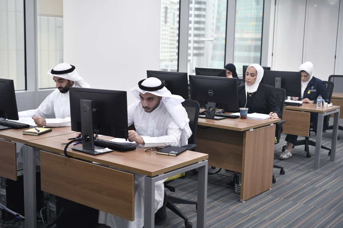 مشاركون في الدورة التدريبية