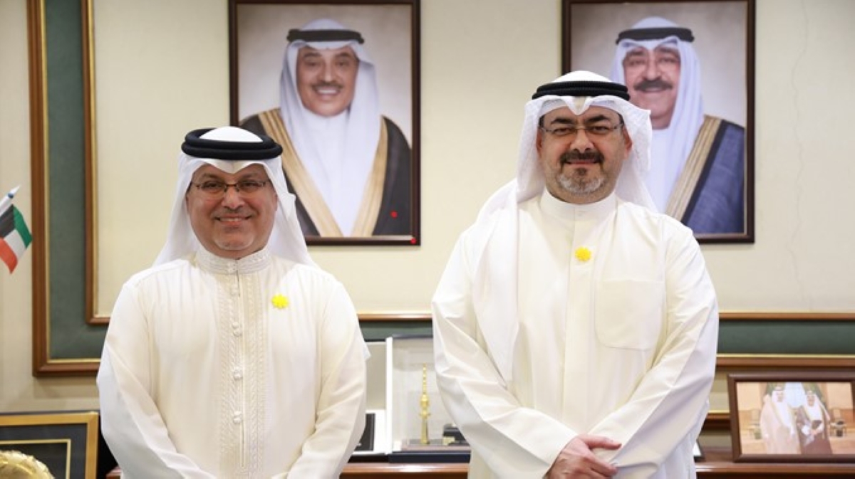 محافظ العاصمة مستقبلاً سفير البحرين