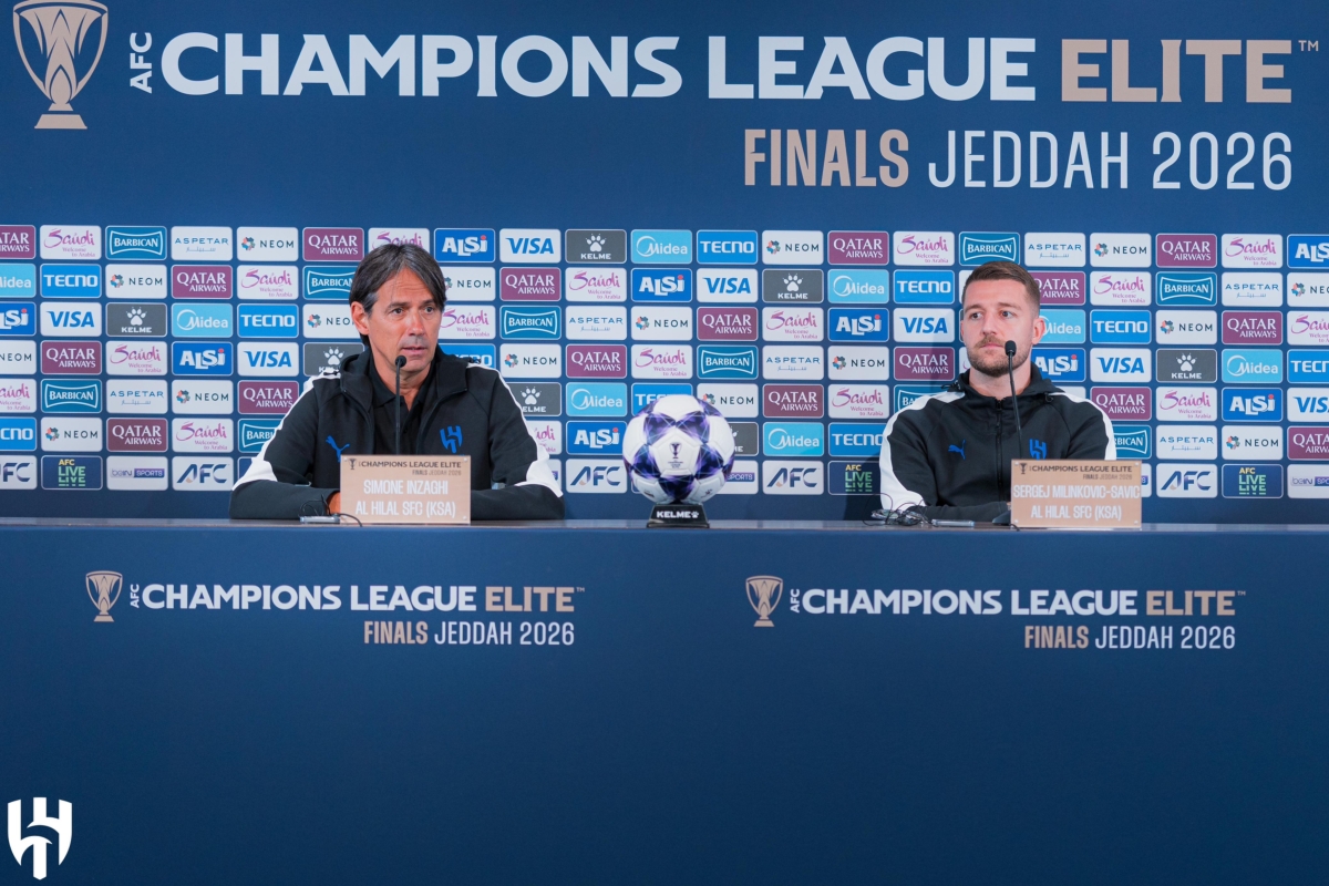 إنزاغي وساڤيتش خلال المؤتمر الصحافي