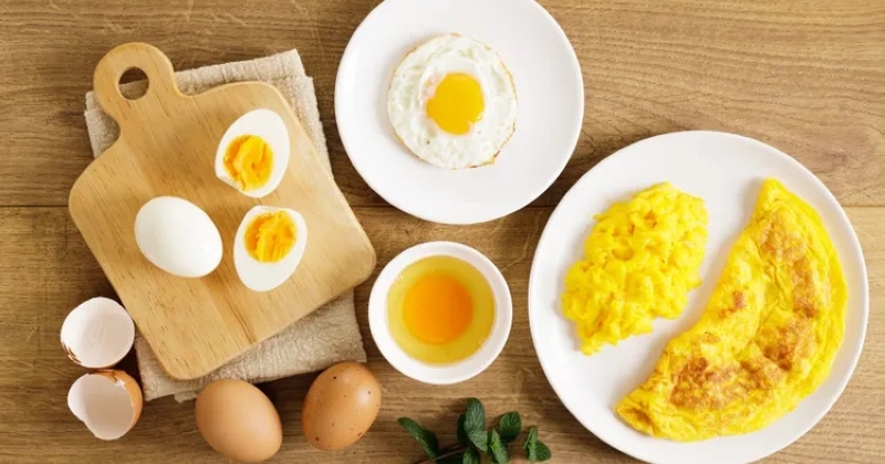 ما تأثير تناول البيض يومياً على القلب والكوليسترول؟. دراسة شاملة جديدة تضع حداً للجدل 