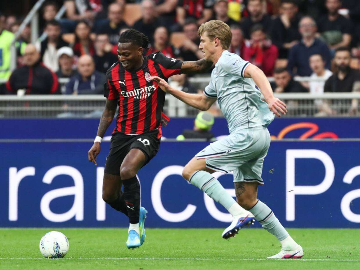 رافائيل لياو خلال المباراة ضد أودينيزي