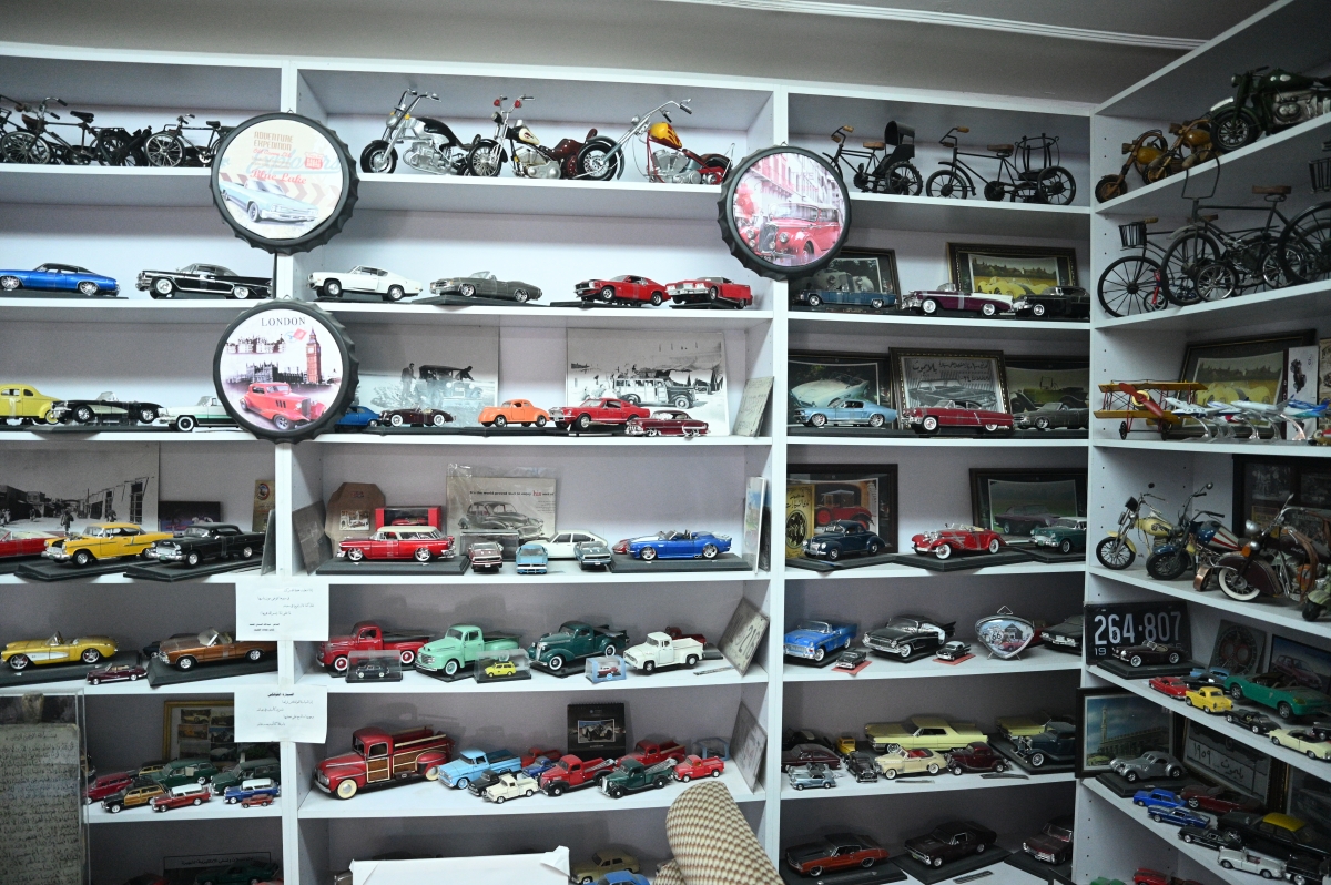 ركن السيارات ويضم نماذج لمختلف أنواعها