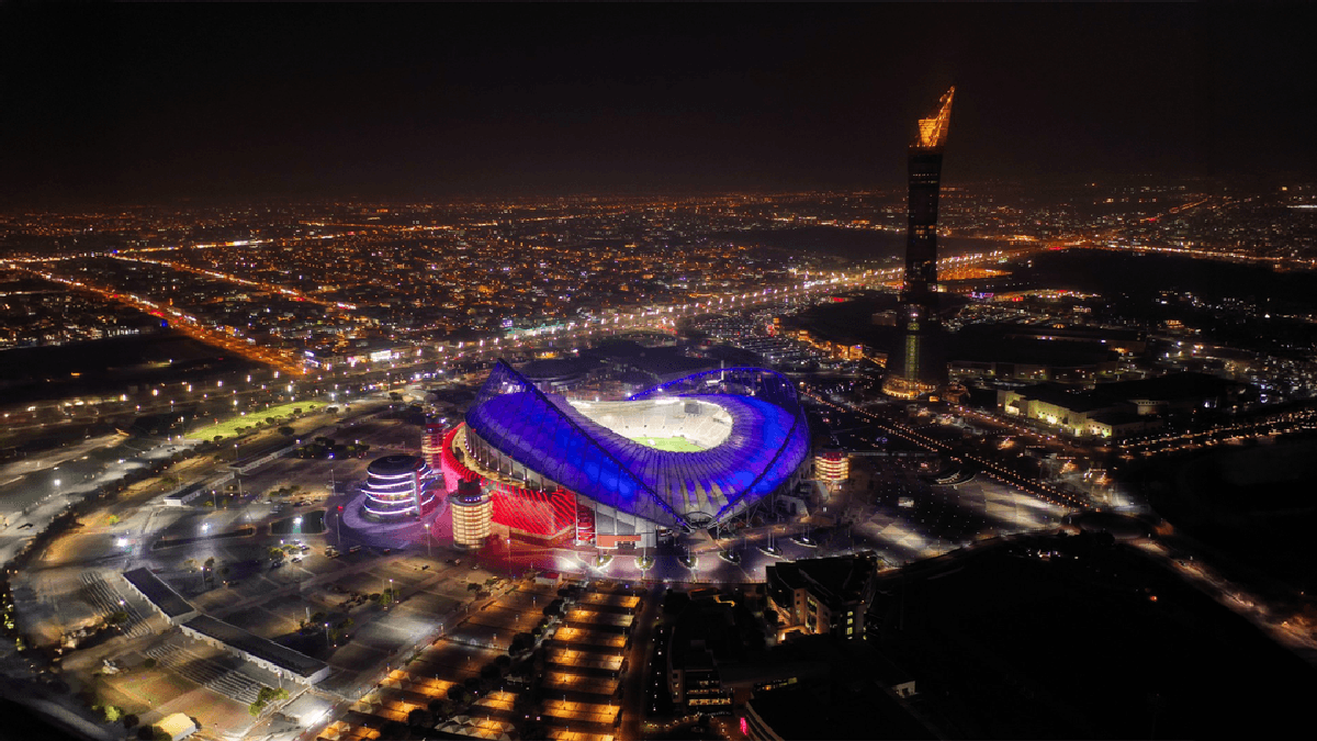 استاد خليفة الدولي