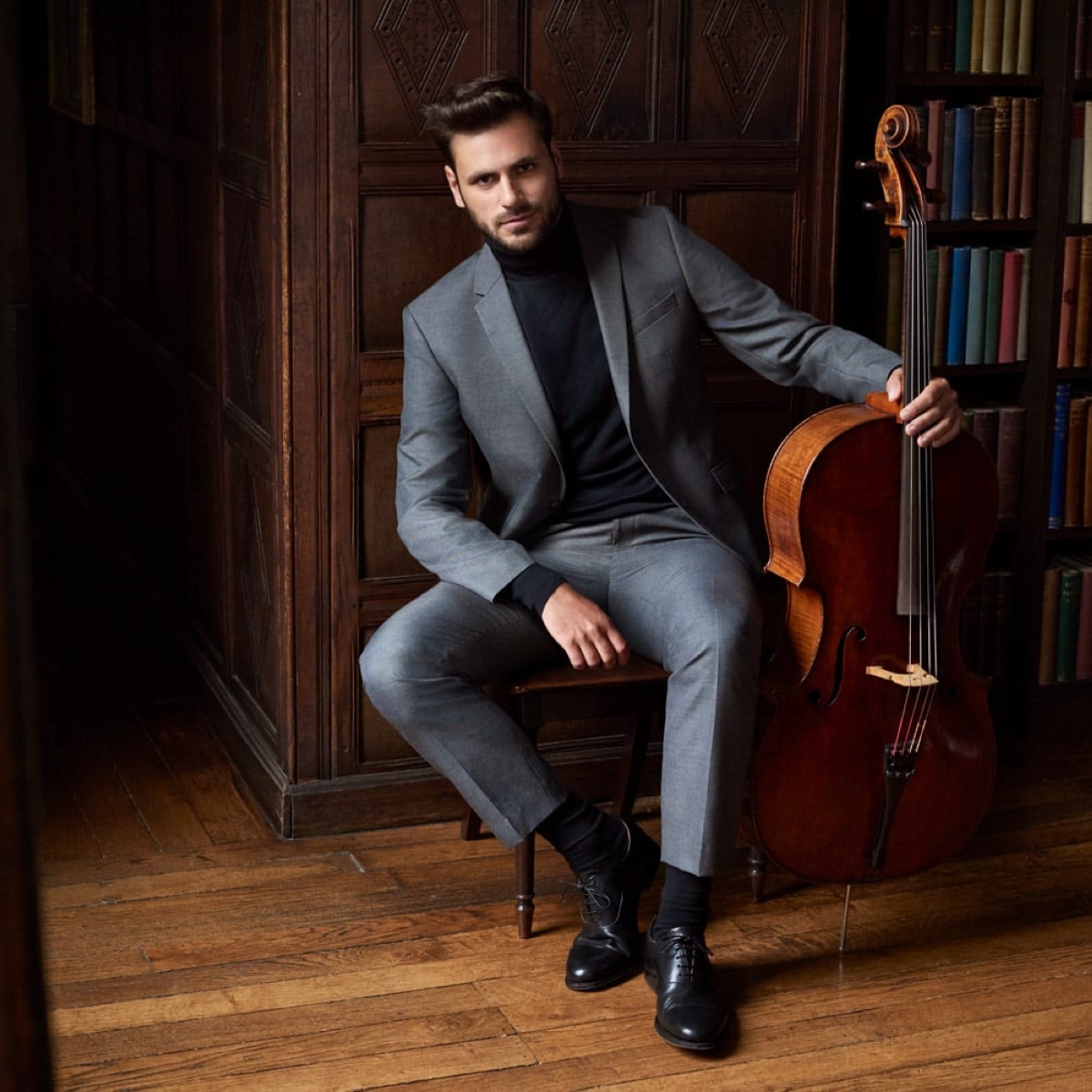 عازف التشيللو «Hauser»