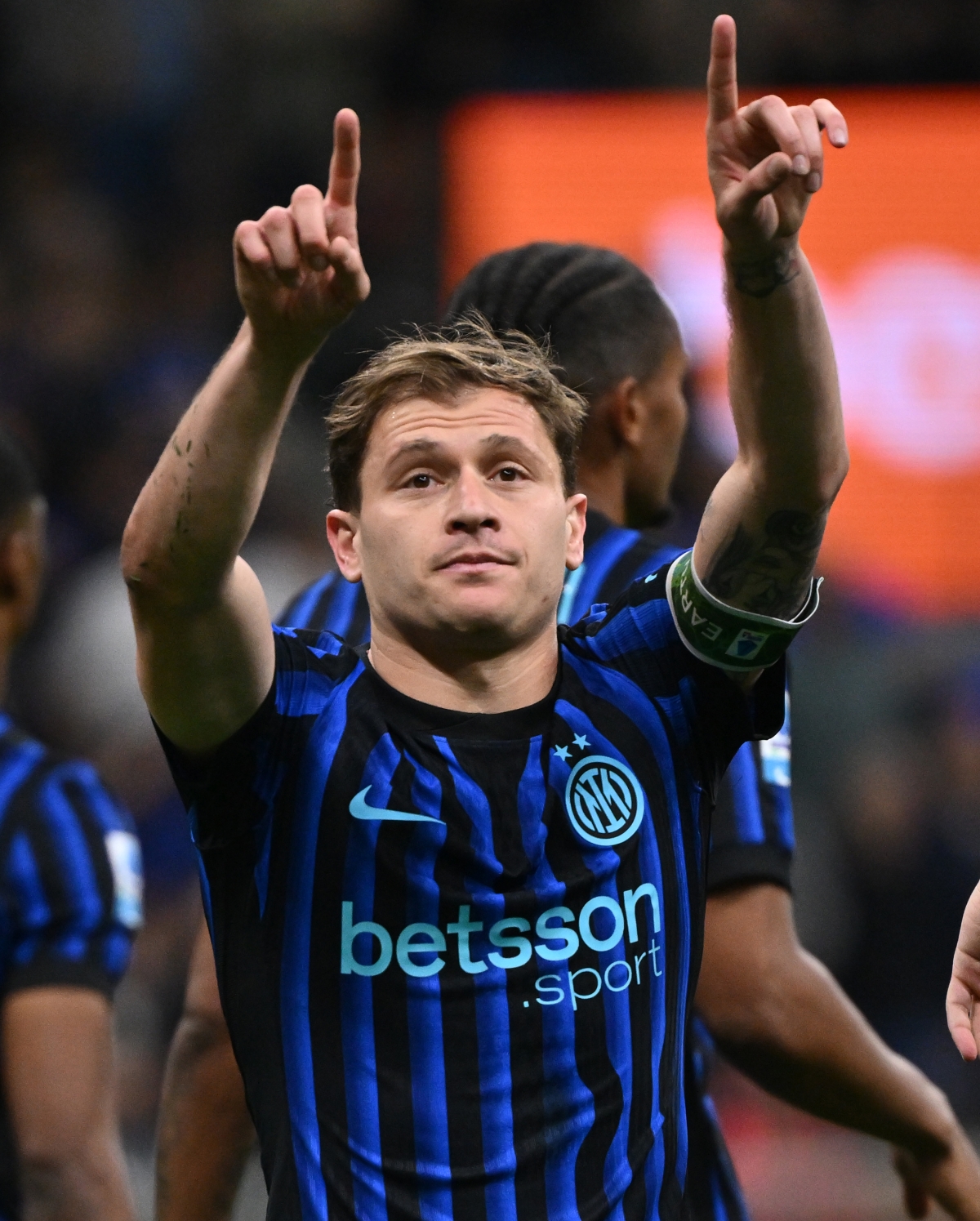 نيكولو باريلا محتفلاً بهدفه