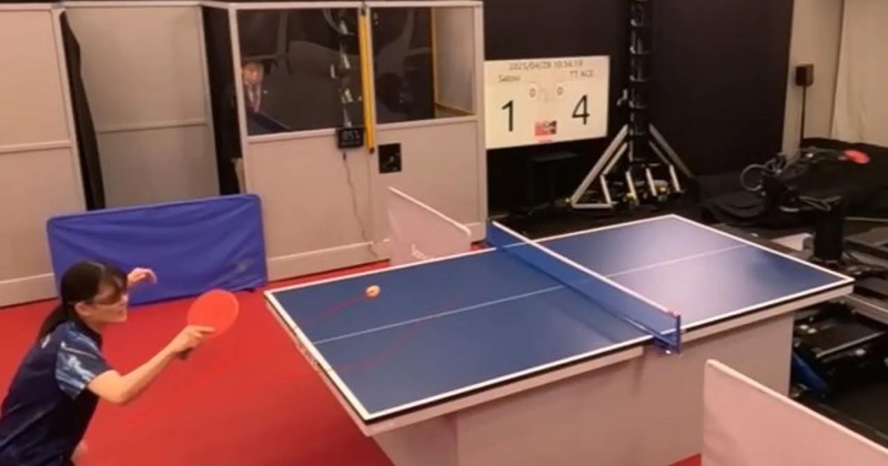 روبوت ذكي يتحدى البشر في تنس الطاولة.. وينتصر