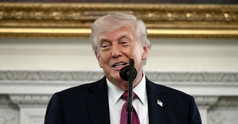 «واشنطن بوست»: ترامب يتطلع إلى اتفاق مع إيران يشمل تنازلات انتقد بسببها أوباما 