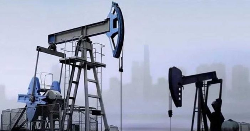 تذبذب أسعار النفط ترقباً لمحادثات محتملة بين أميركا وإيران 