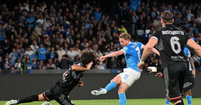 نابولي يؤجل تتويج إنتر وقمّة بين ميلان ويوفنتوس