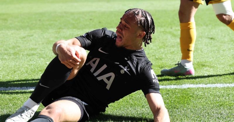 توتنهام يفتقد سولانكي وسيمونز