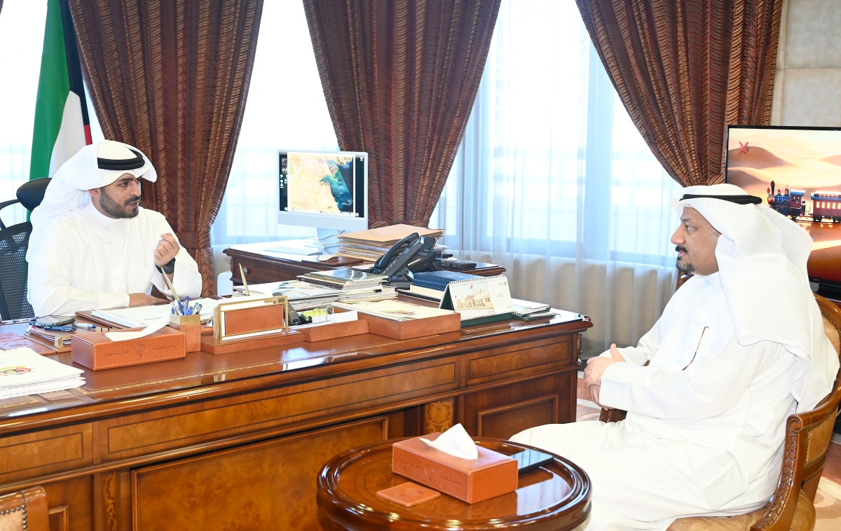 المحافظ متحدثاً للزميل ناصر الفرحان