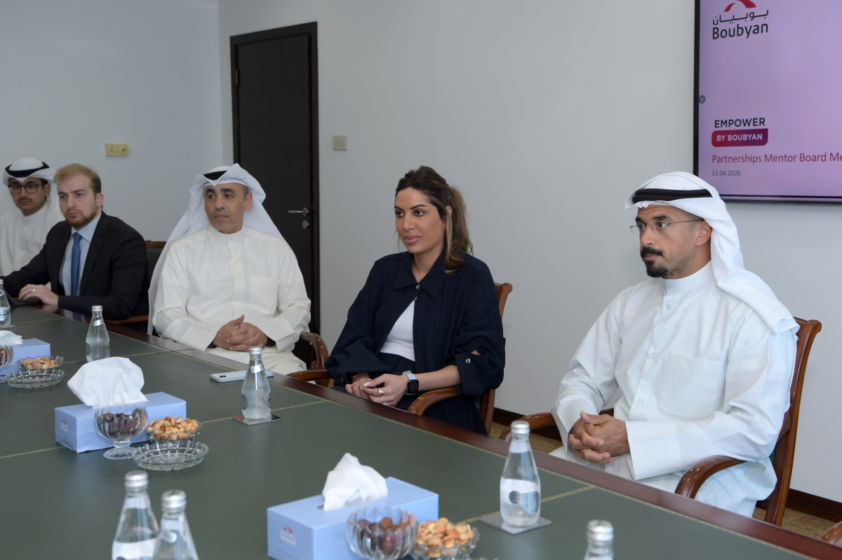 المنصور والمطاوعة أثناء الاجتماع