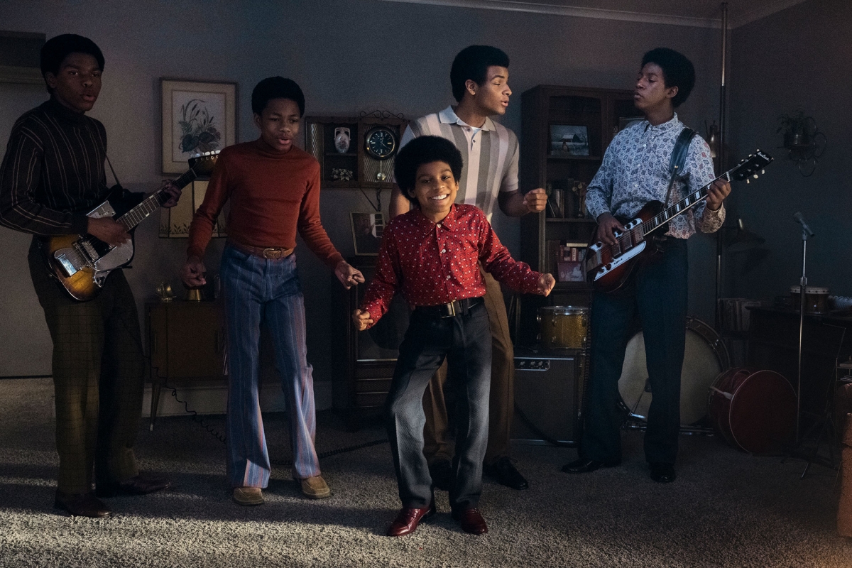 جوليانو فالدي بشخصية مايكل مع فرقة «Jackson 5»