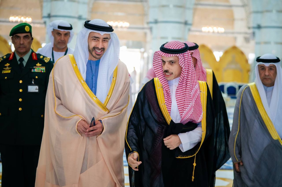 وزير الخارجية السعودي الأمير فيصل بن فرحان مستقبلاً الشيخ عبدالله بن زايد في جدة