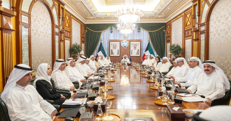 عاجل| مجلس الوزراء يوجه ديوان الخدمة إلى مباشرة إجراءات رفع نسبة الموظفين العاملين بالجهات الحكومية إلى 100% اعتبارا من الأحد المقبل 