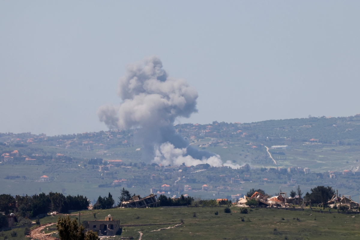 قصف إسرائيلي على بلدة أرنون جنوب لبنان (أ ف ب)