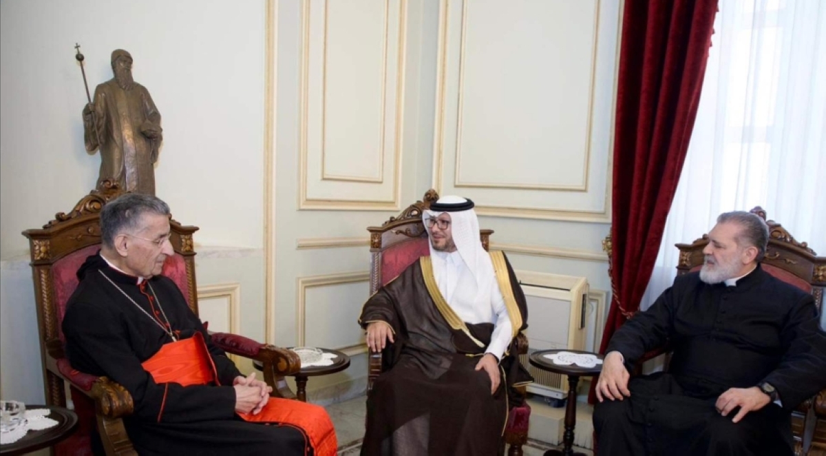 بخاري والراعي خلال لقائهما في بكركي