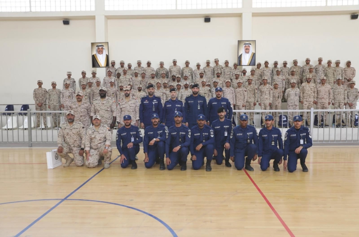  المشاركون في دورة الإنقاذ والمكافحة 