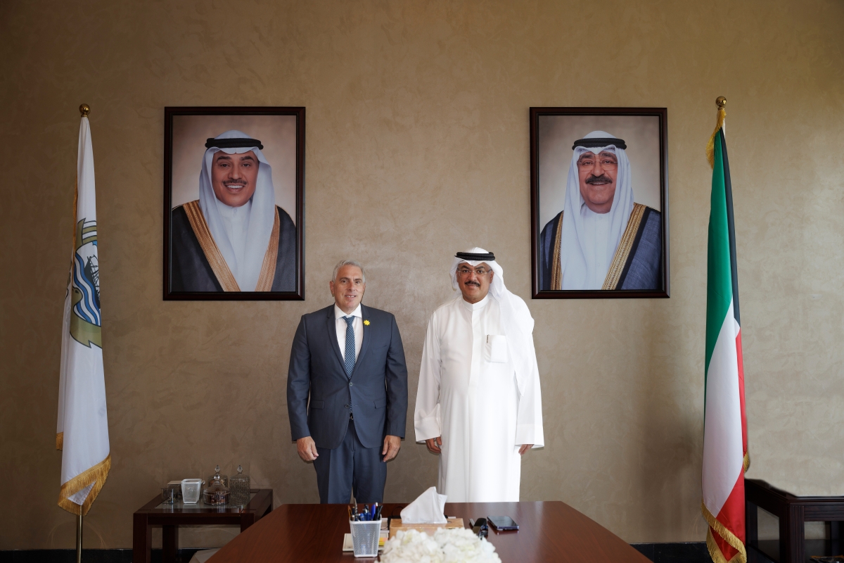 وزير التربية خلال استقباله السفير اللبناني