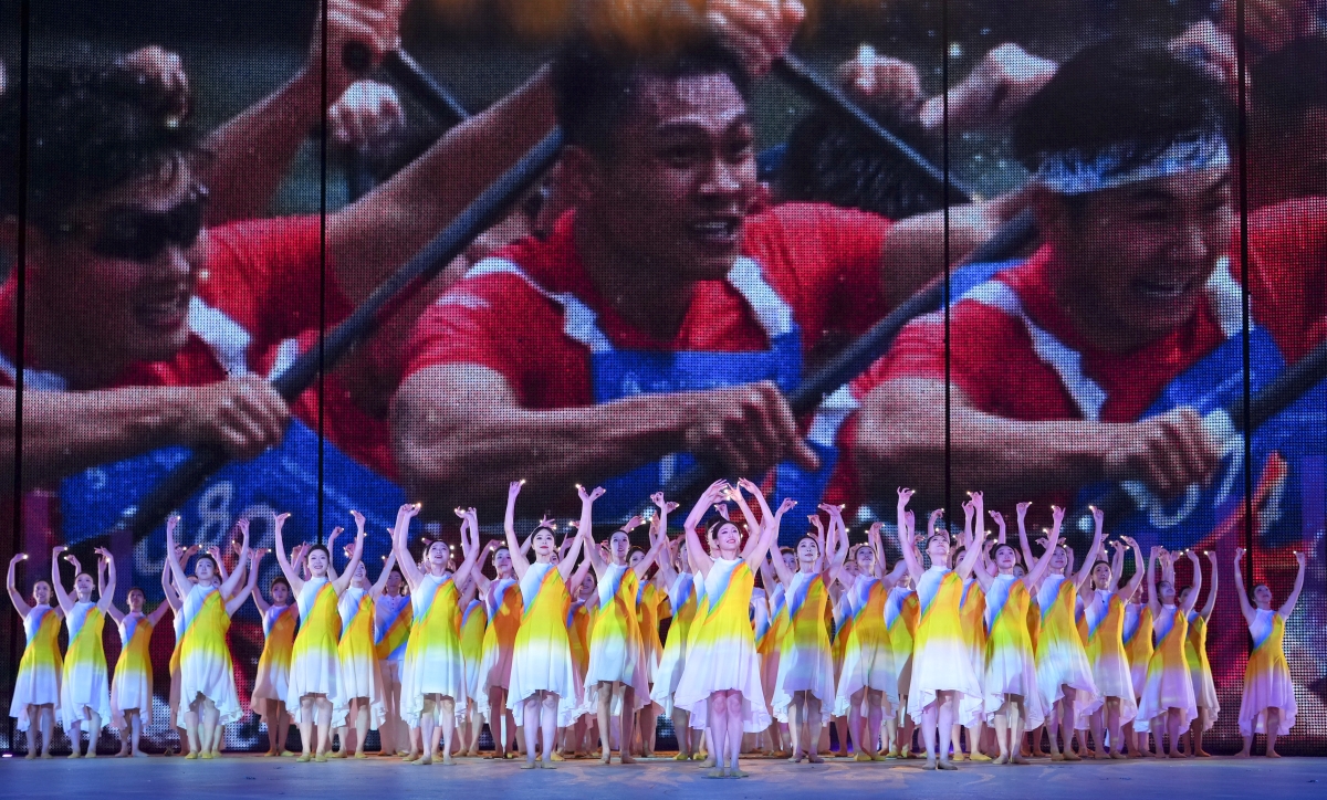 جانب من عرض حفل الختام 