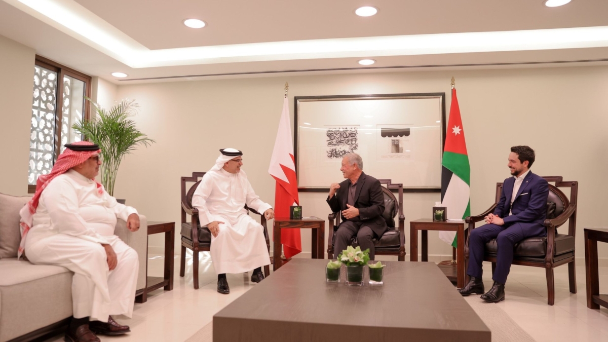 العاهل الأردني الملك عبدالله الثاني يلتقي مع ولي العهد رئيس مجلس الوزراء البحريني الأمير سلمان بن حمد في مدينة العقبة