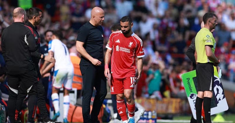 سلوت: صلاح سيغيب عن مواجهة مانشستر يونايتد 