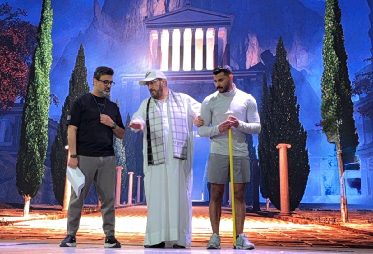 نجف جمال يتوسط خالد أمين وعلي المهيني